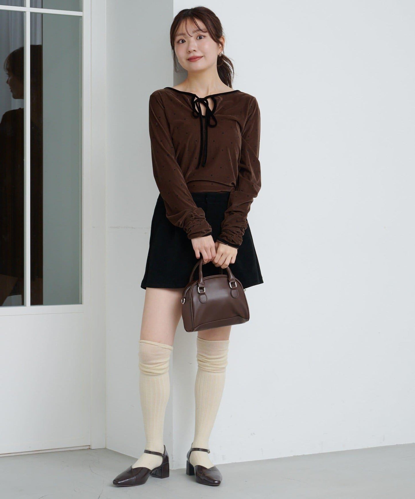 波點天鵝絨蝴蝶結套頭衫