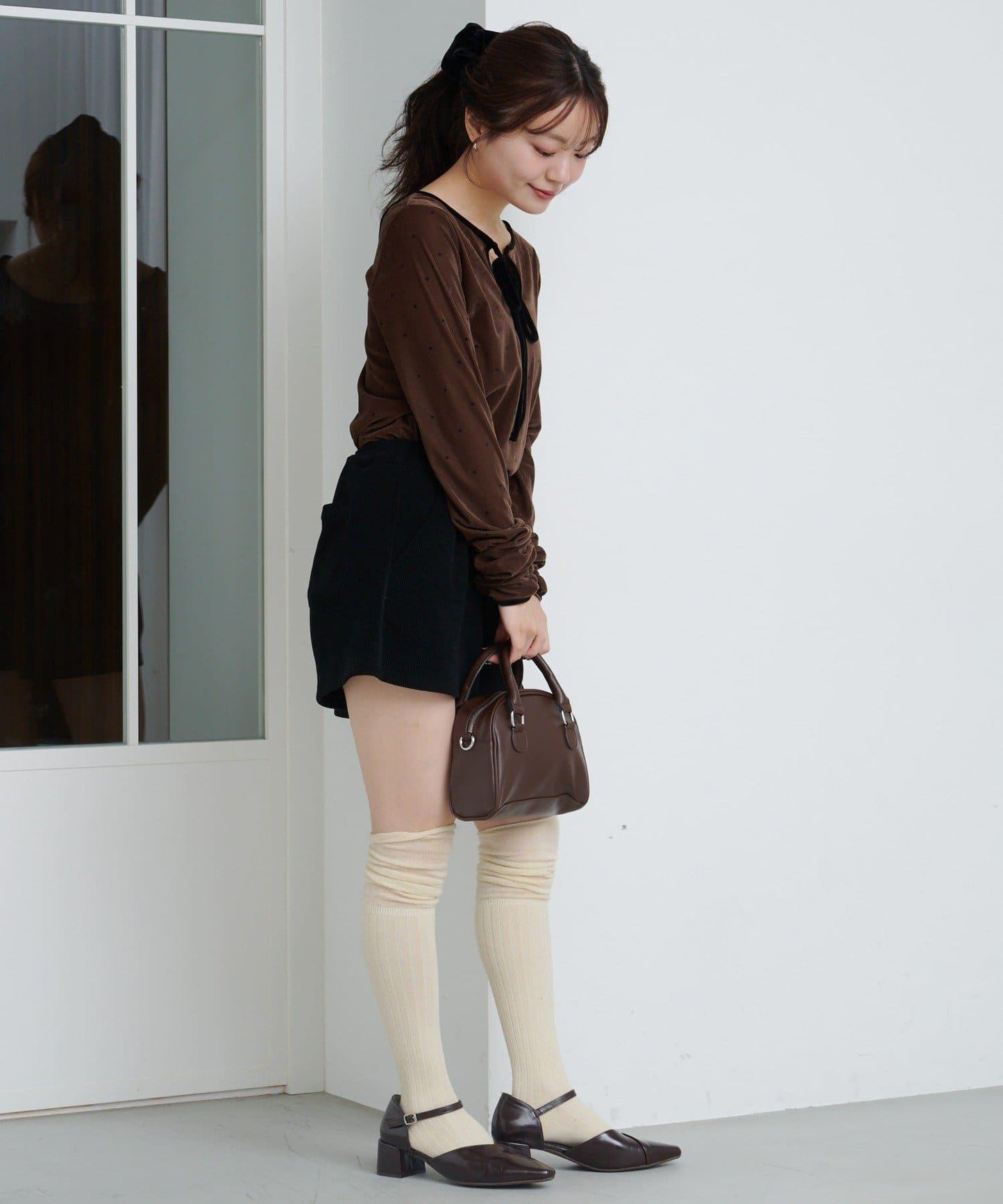 波點天鵝絨蝴蝶結套頭衫