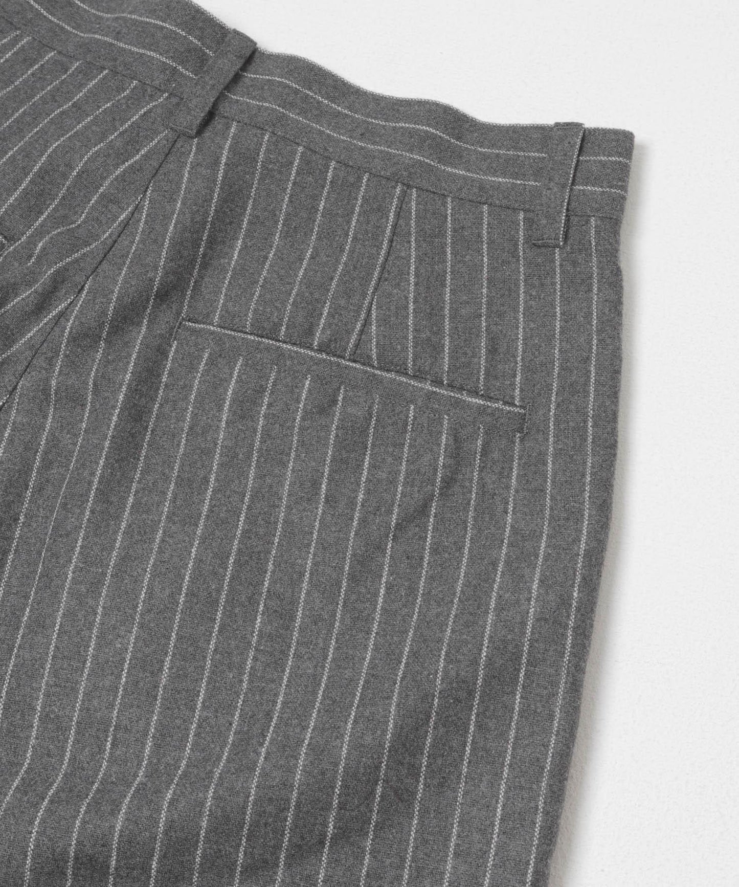 羊毛混紡弧形口袋直筒褲