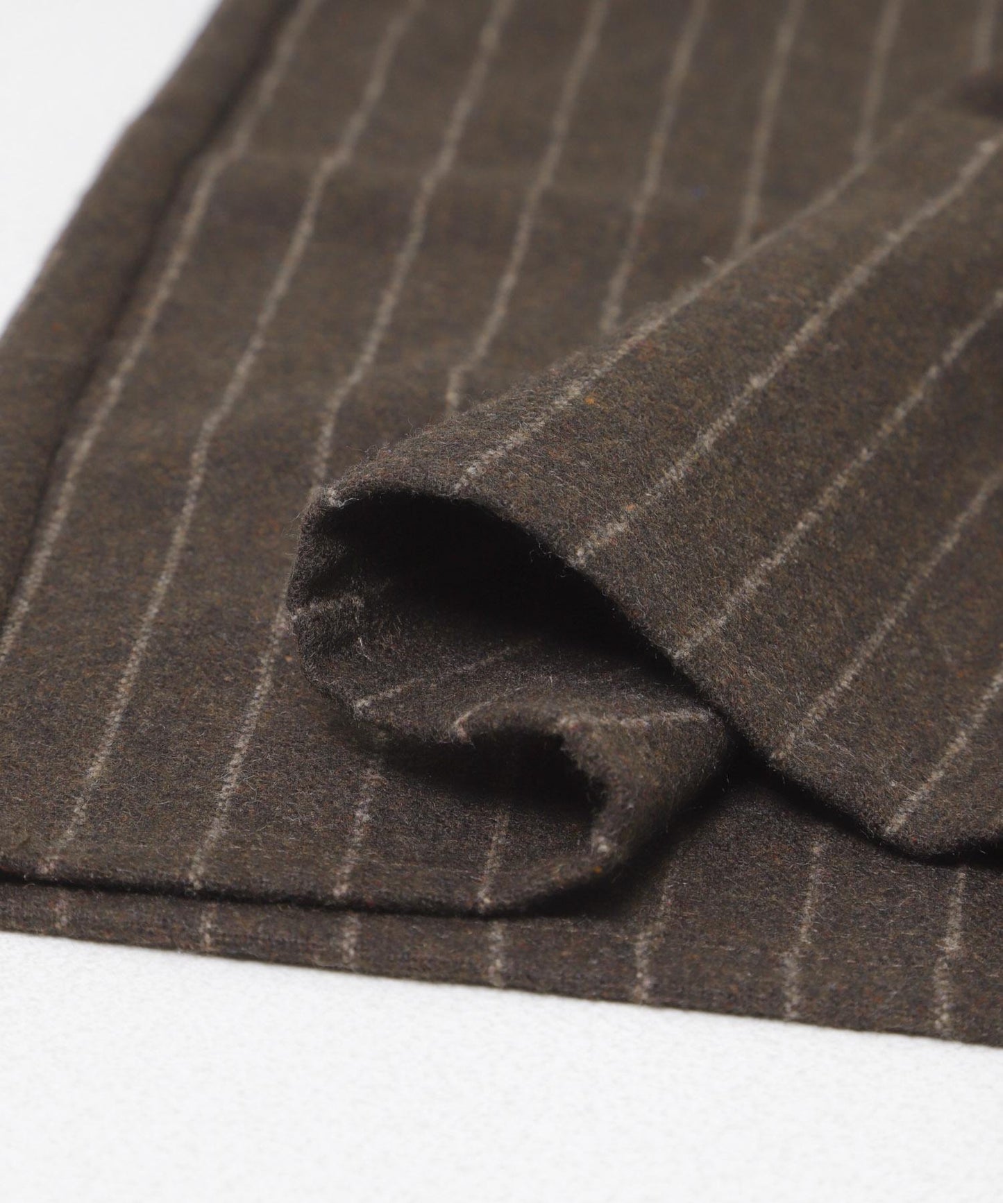 羊毛混紡弧形口袋直筒褲