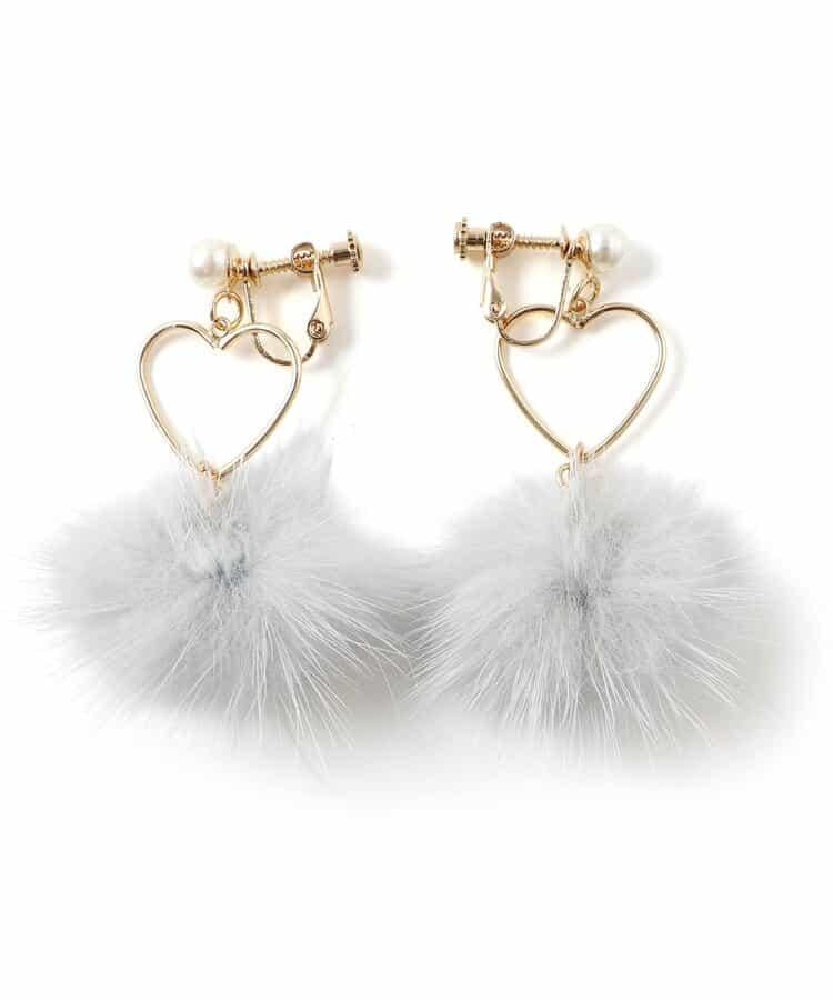 愛心造型毛絨耳環