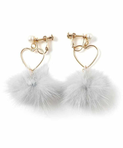 愛心造型毛絨耳環