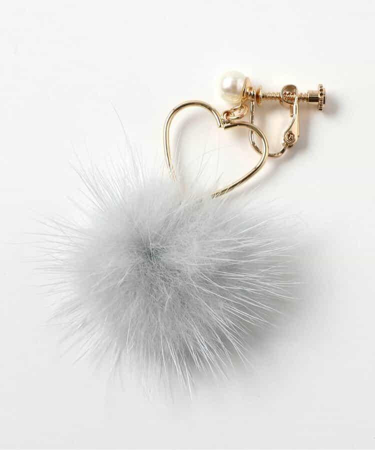 愛心造型毛絨耳環