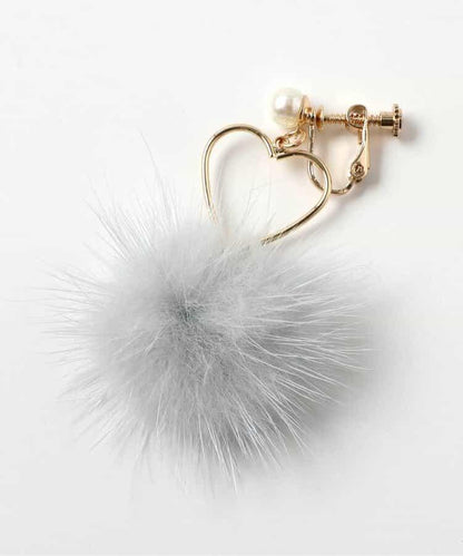 愛心造型毛絨耳環