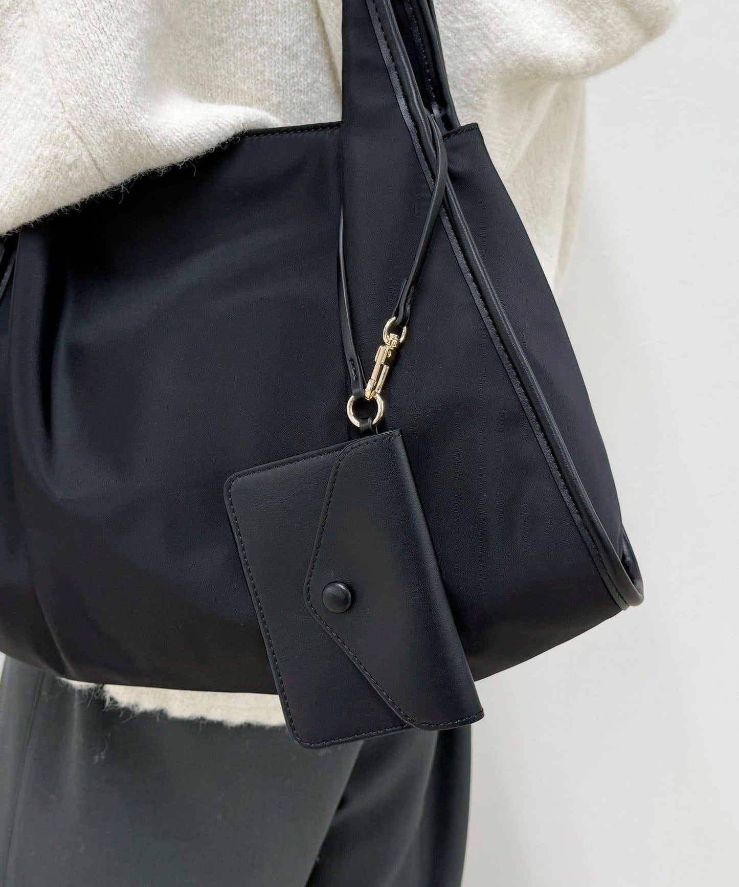 防潑水帶扣尼龍單肩包