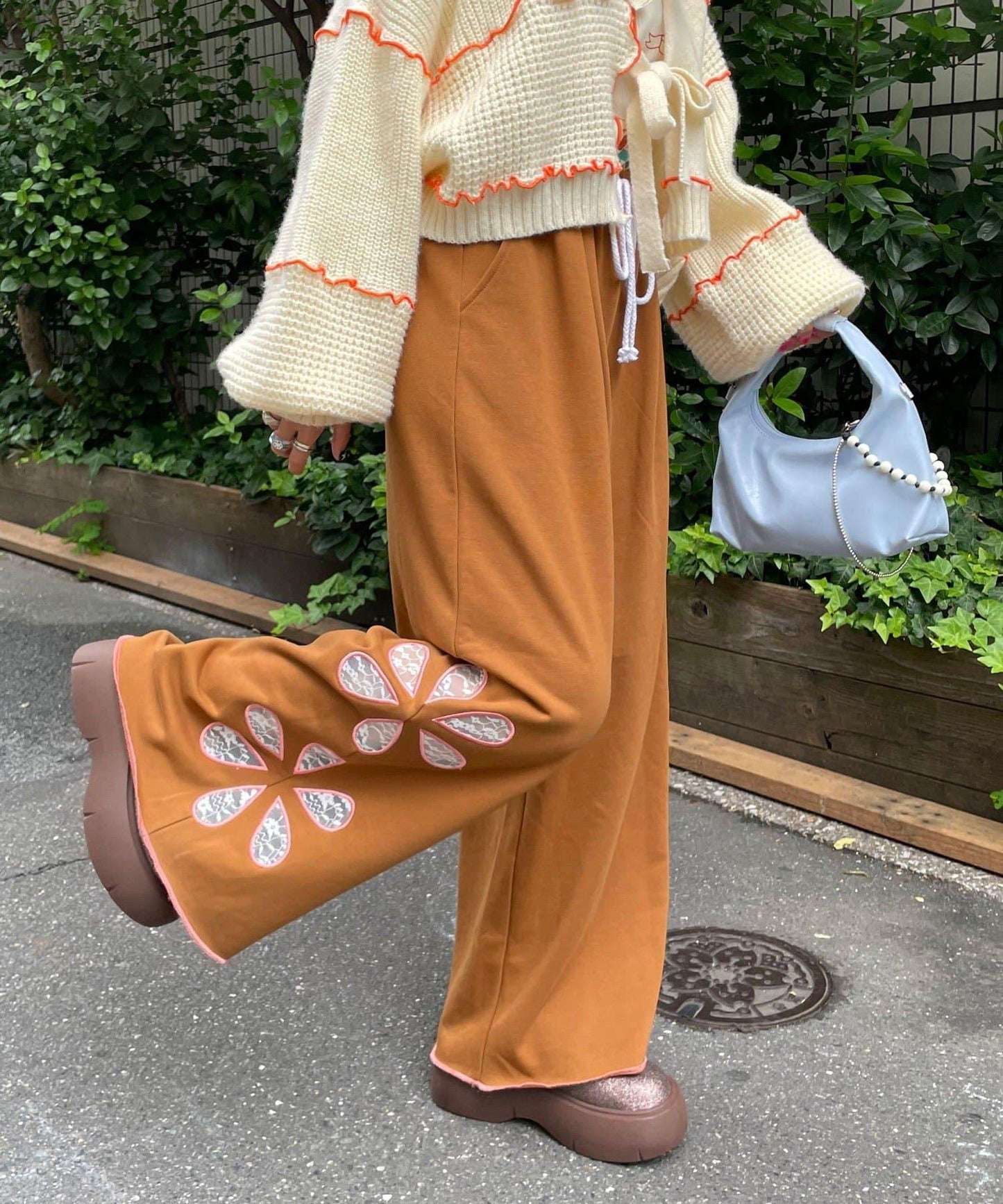 【HELLO.SANFRANCISCO/ハローサンフランシスコ】花卉剪裁寬鬆衛褲