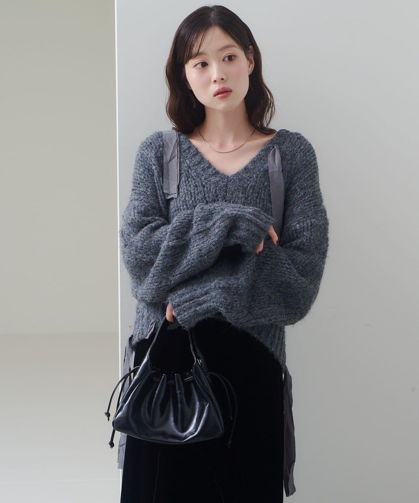 蝴蝶結帶裝飾低領短款針織衫