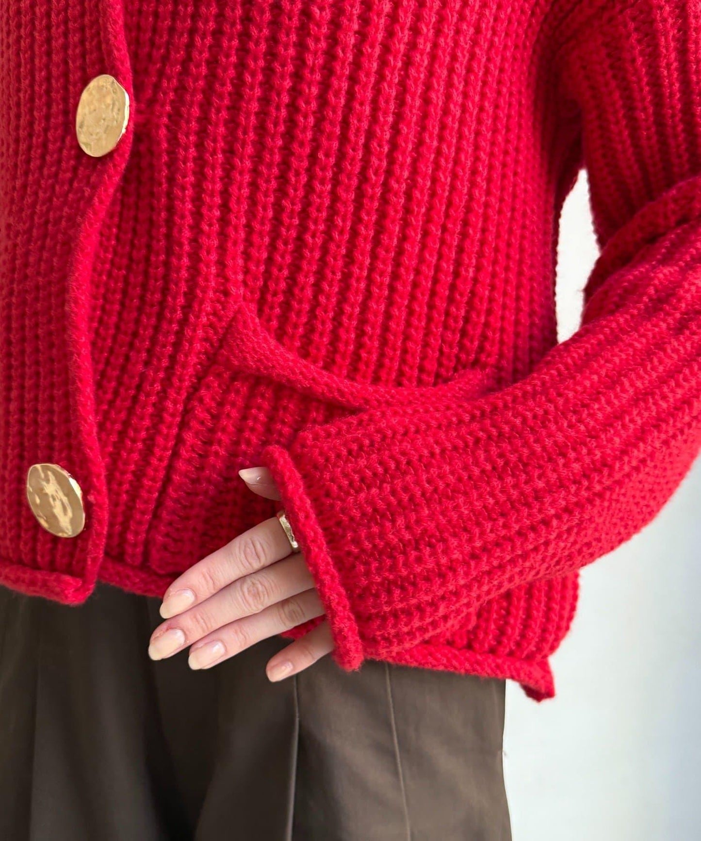 金屬大紐扣粗針織開衫