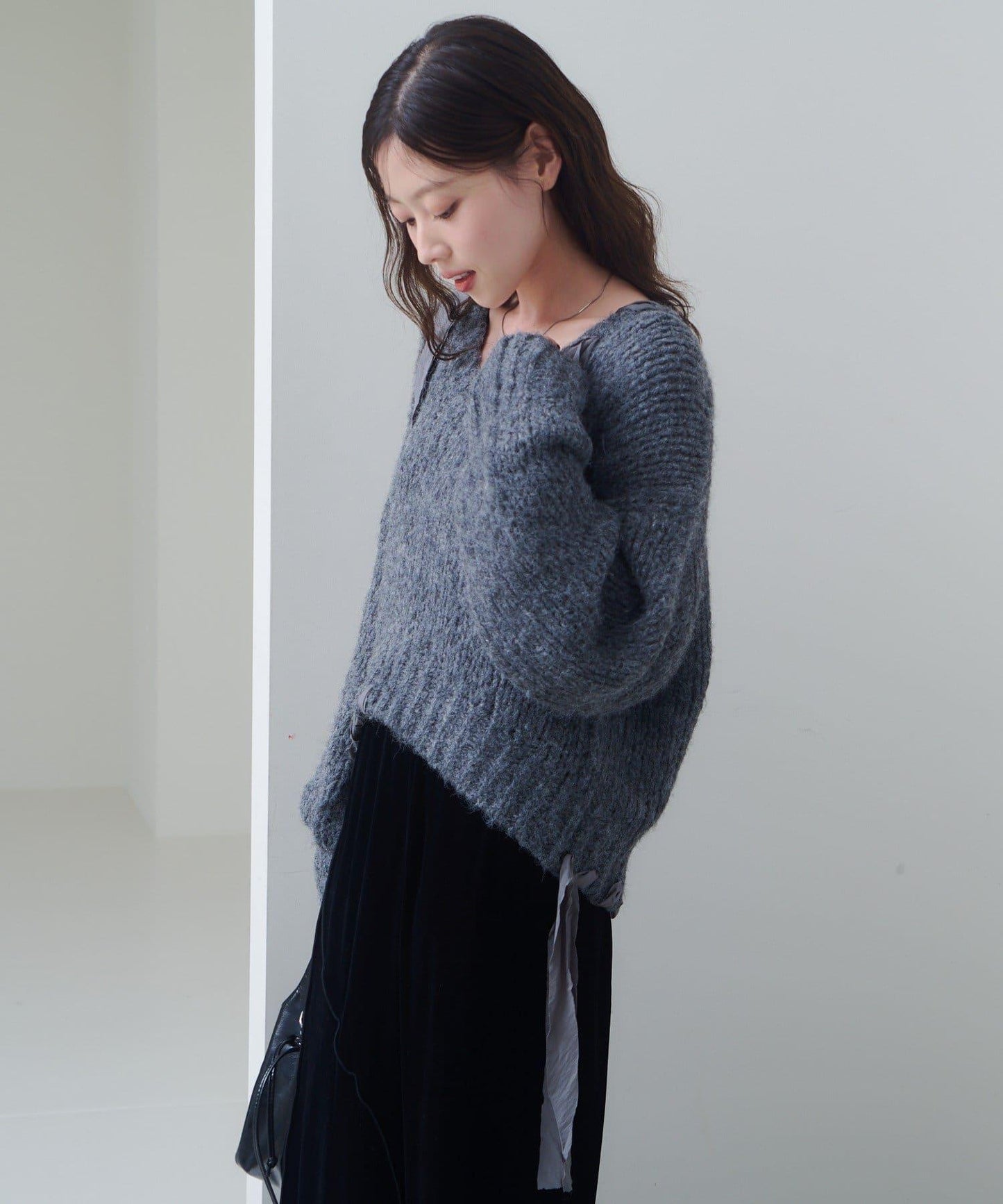 蝴蝶結帶裝飾低領短款針織衫