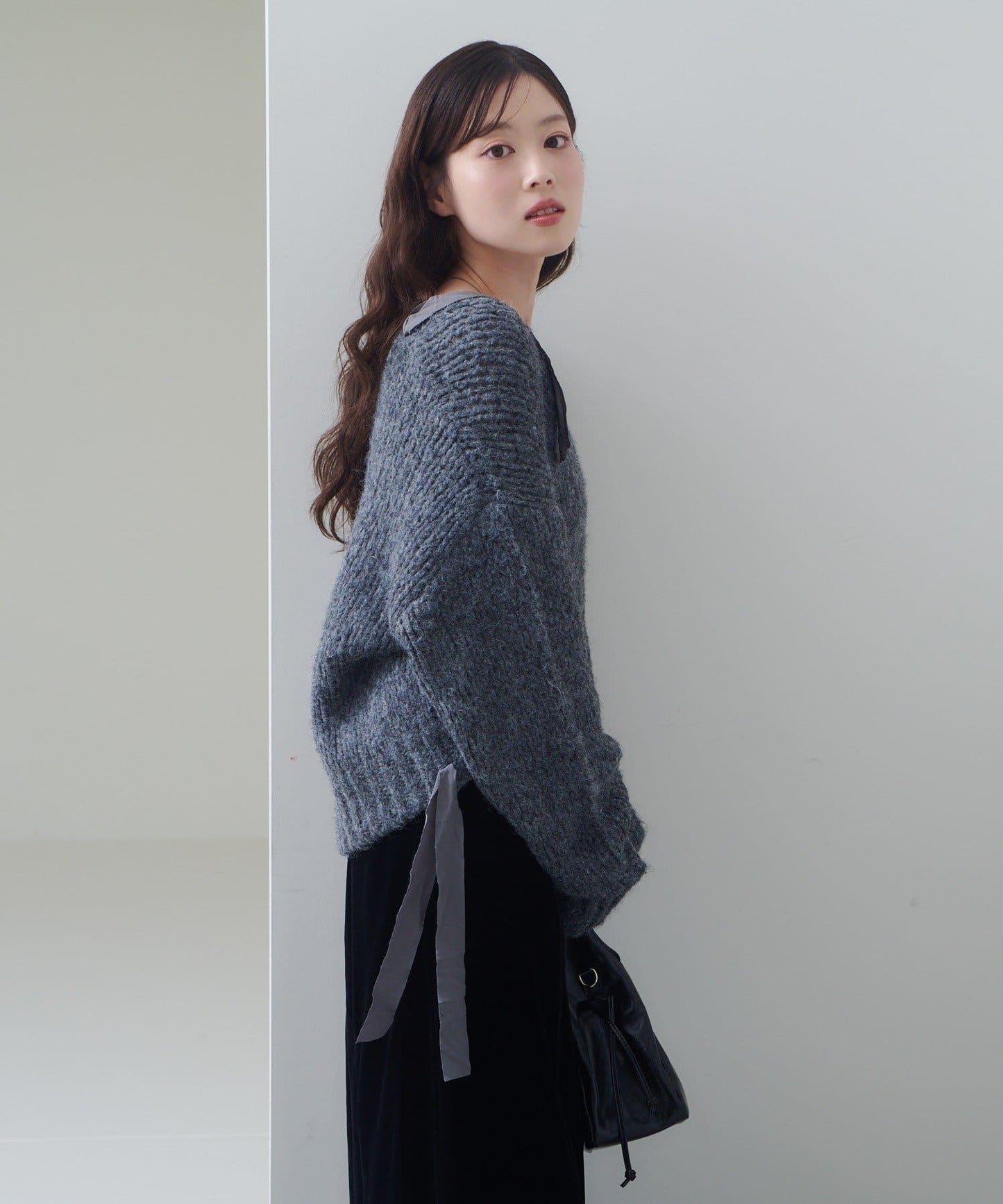 蝴蝶結帶裝飾低領短款針織衫