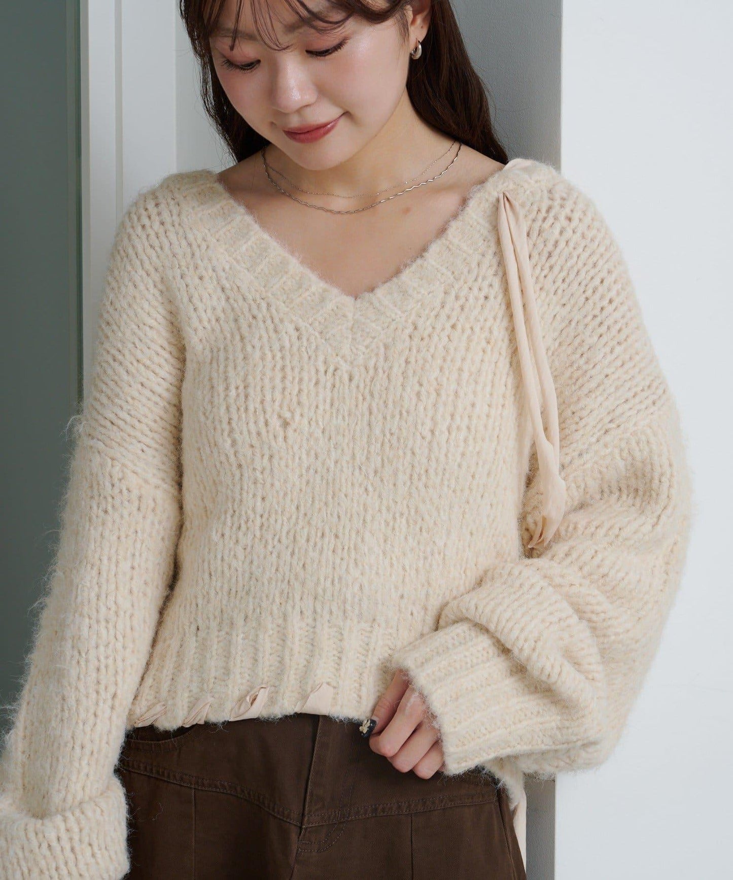 蝴蝶結帶裝飾低領短款針織衫