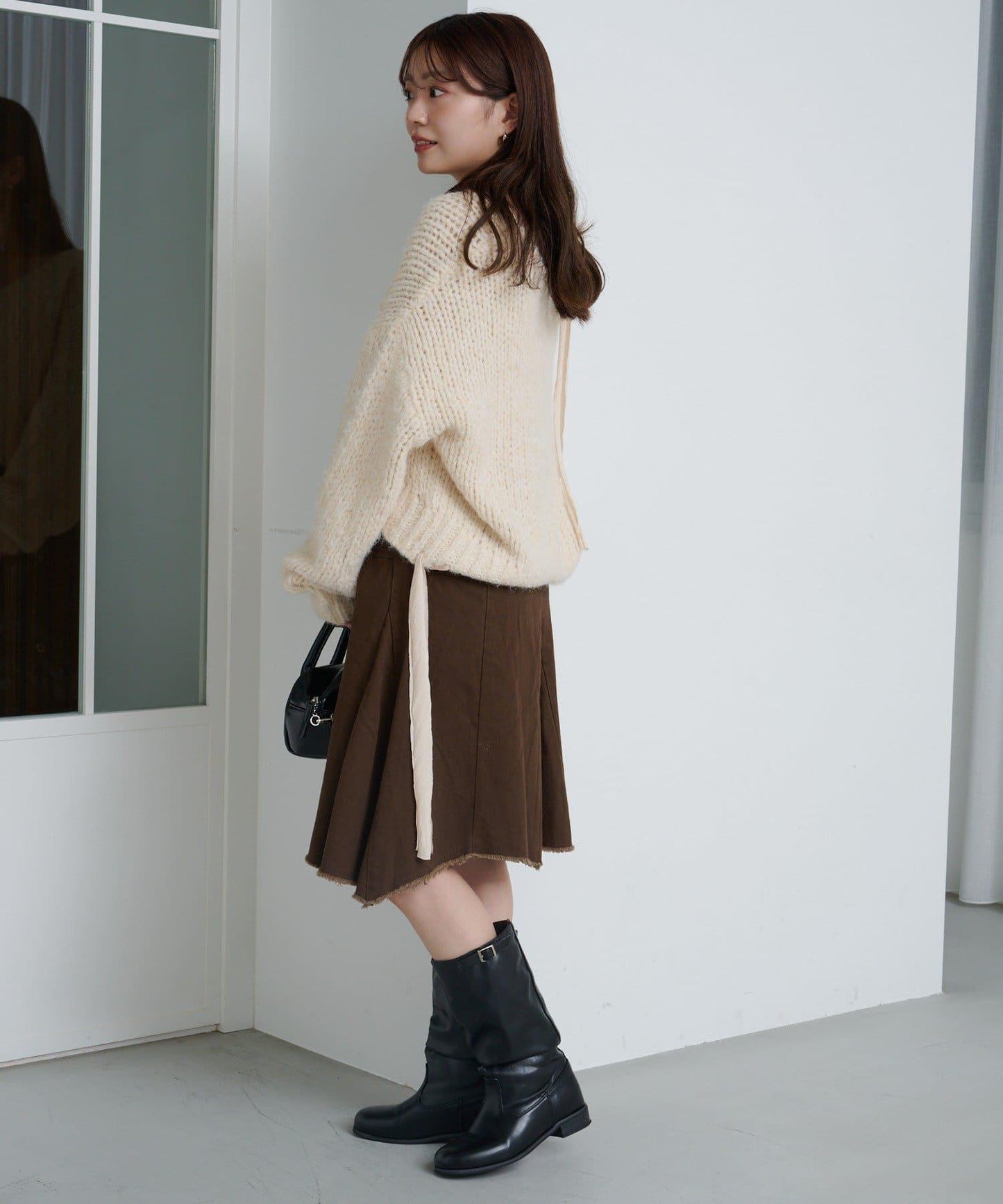 蝴蝶結帶裝飾低領短款針織衫