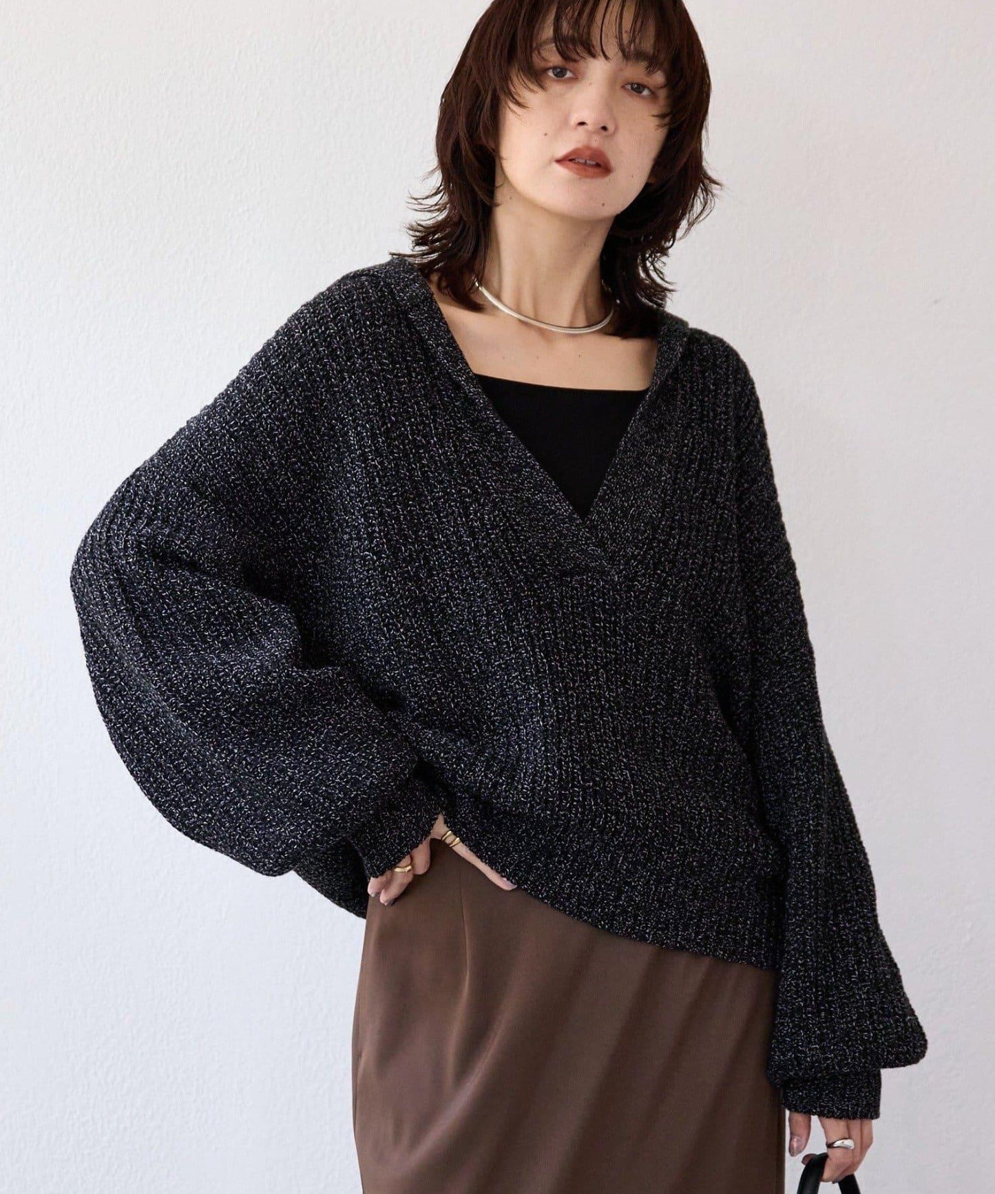 【營造輕盈穿搭感】混色開領針織衫