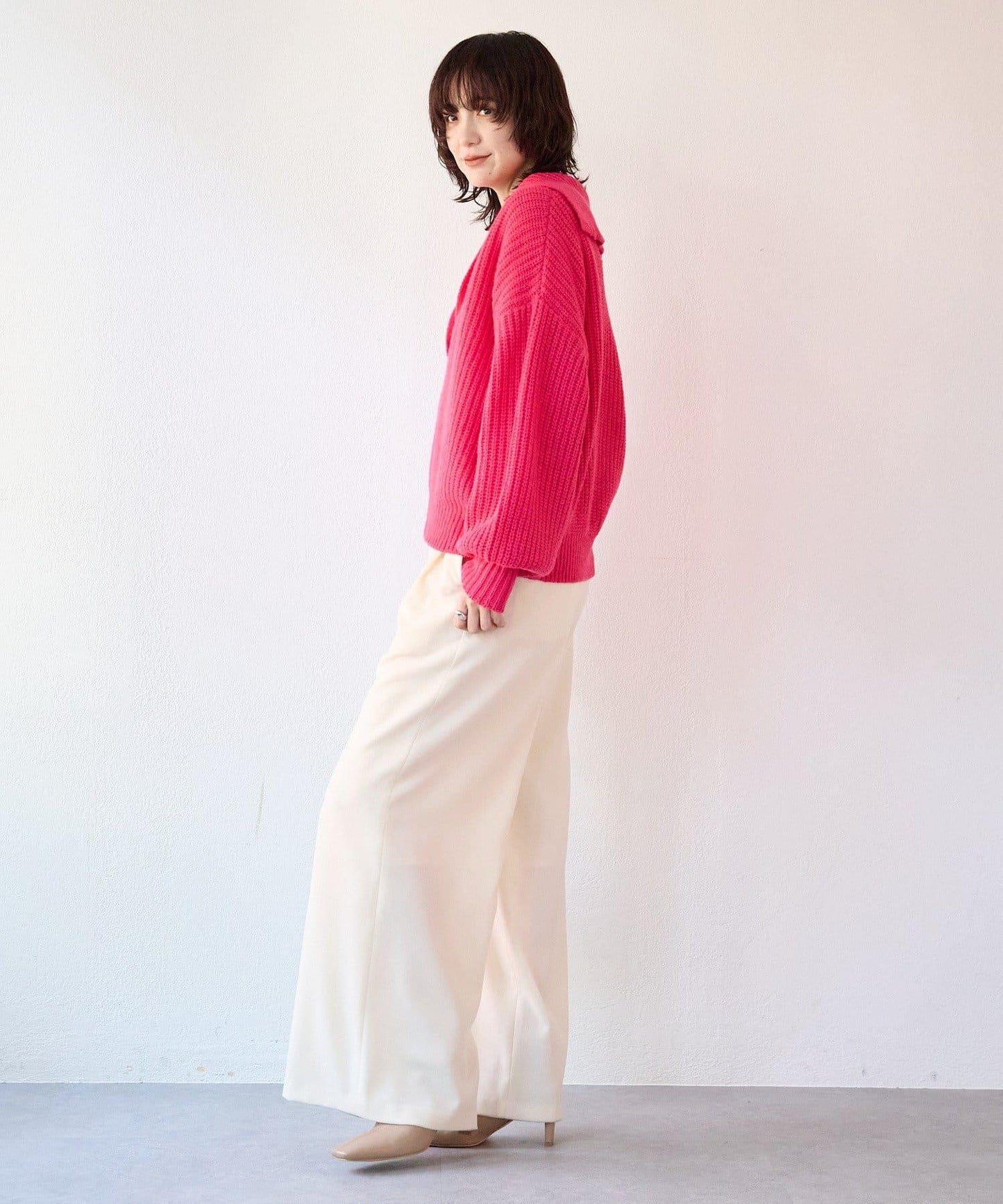 【營造輕盈穿搭感】混色開領針織衫