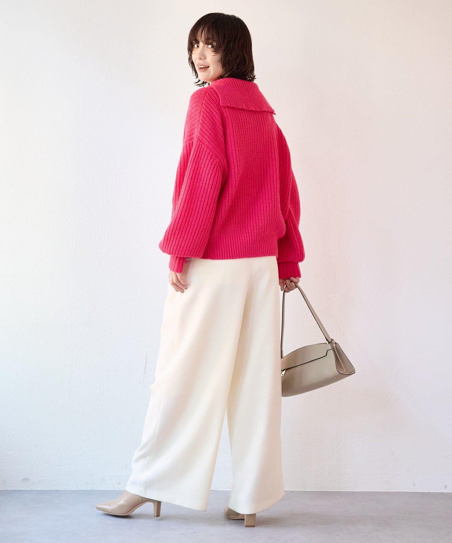 【營造輕盈穿搭感】混色開領針織衫