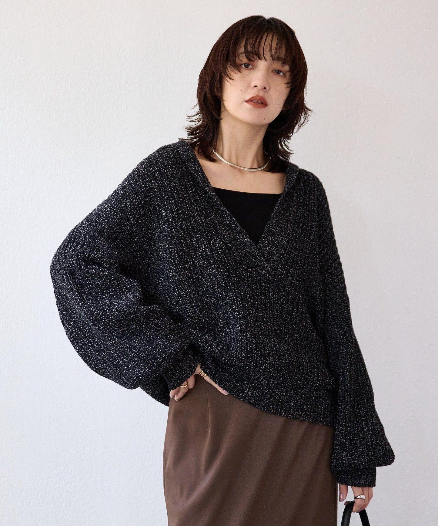 【營造輕盈穿搭感】混色開領針織衫