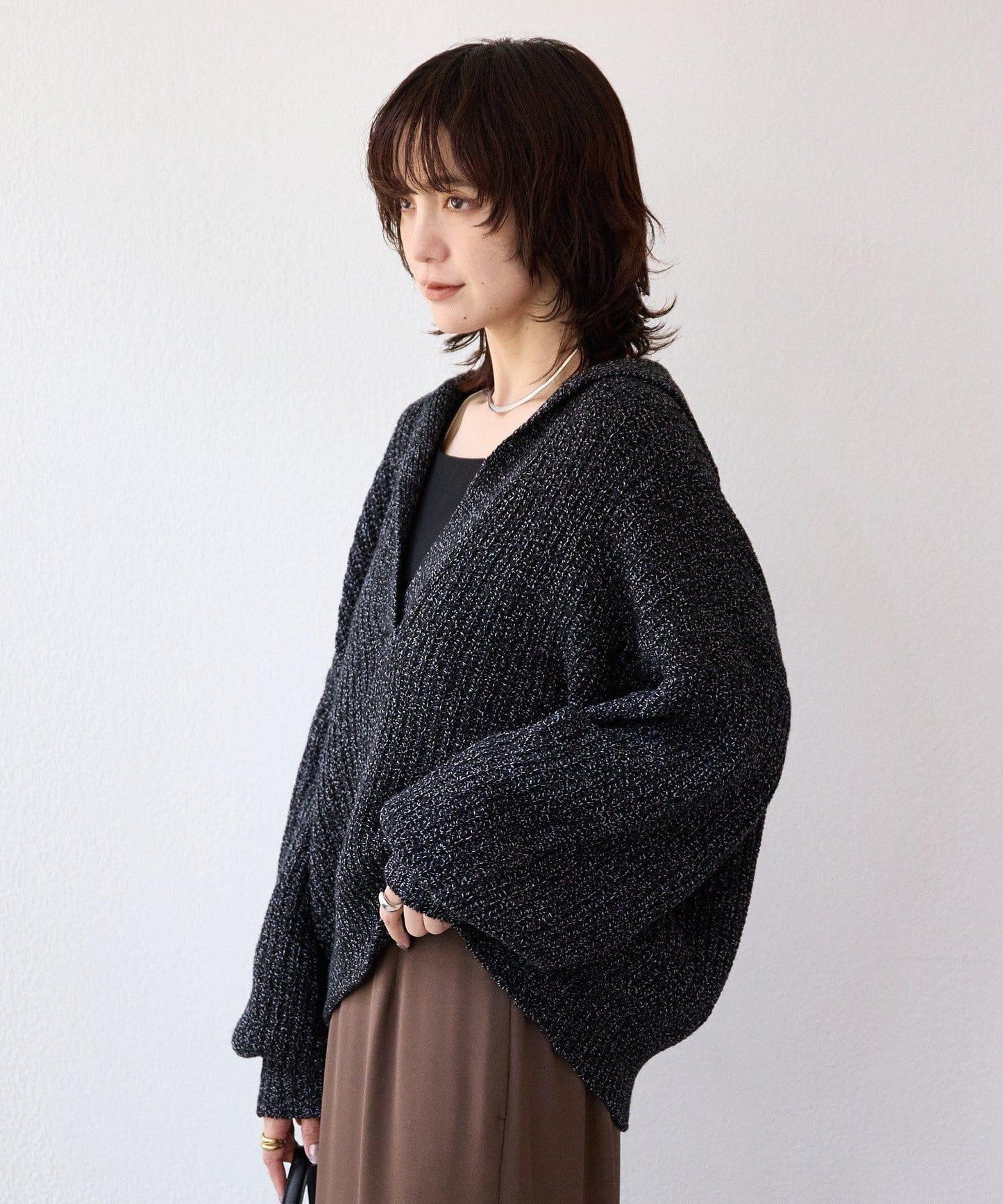 【營造輕盈穿搭感】混色開領針織衫