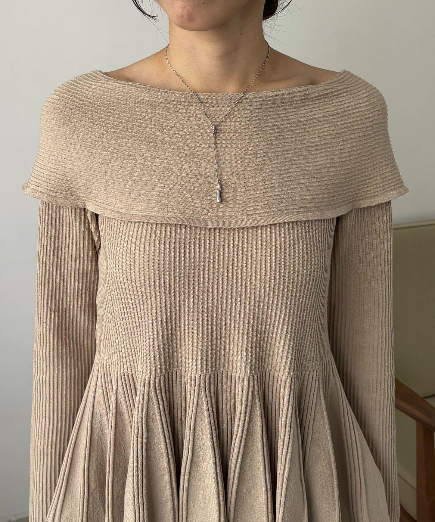 【CAPRICIEUX LE'MAGE】喇叭袖一字領針織衫