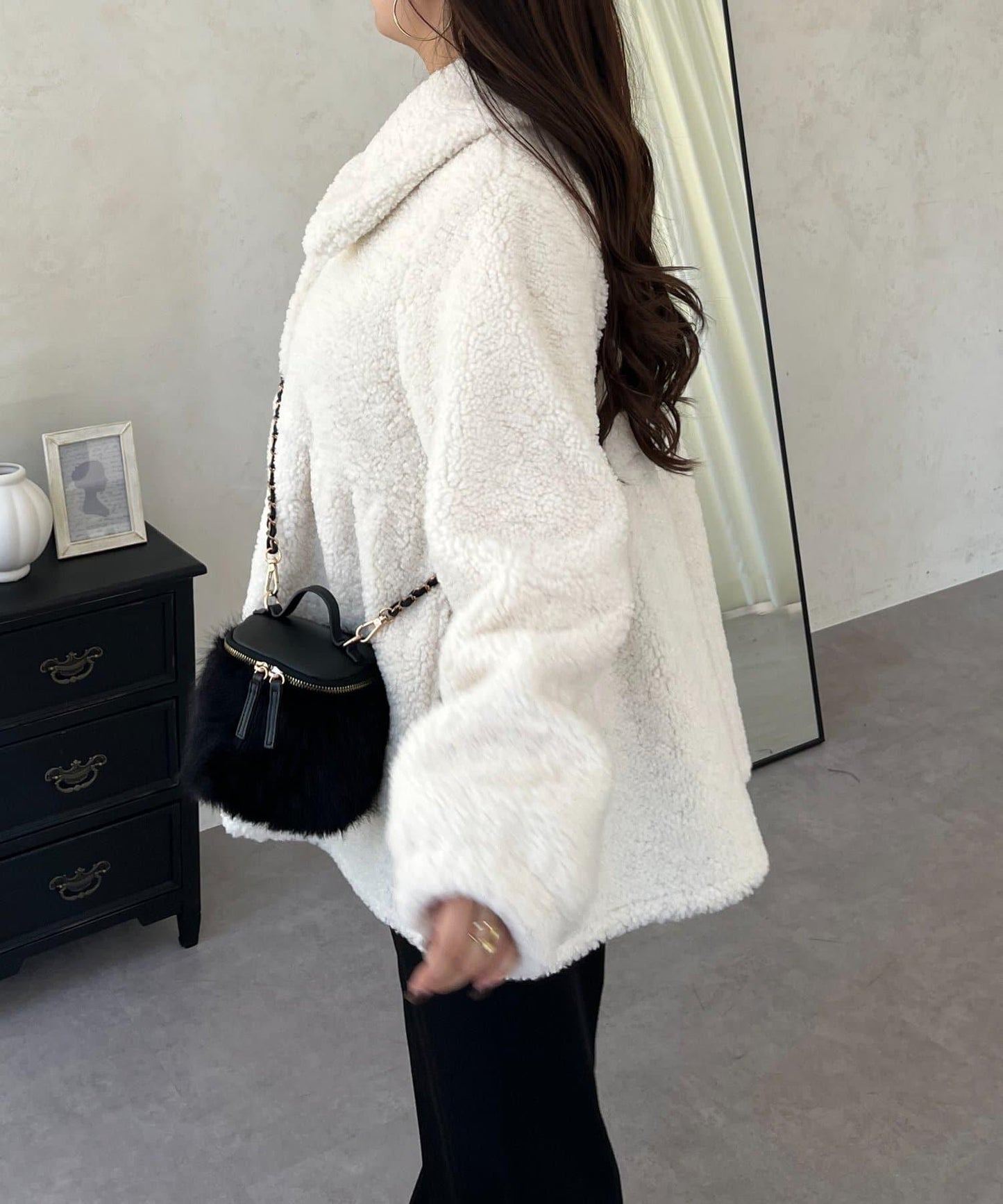 荷葉邊羊羔絨大衣