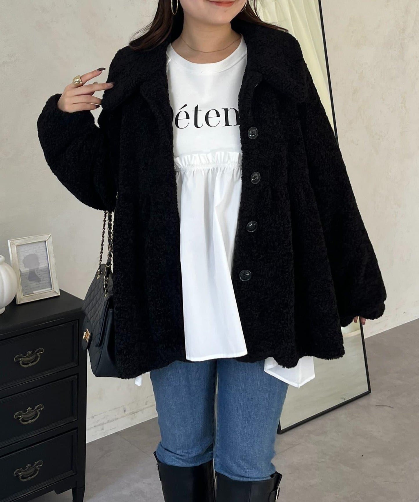 荷葉邊羊羔絨大衣