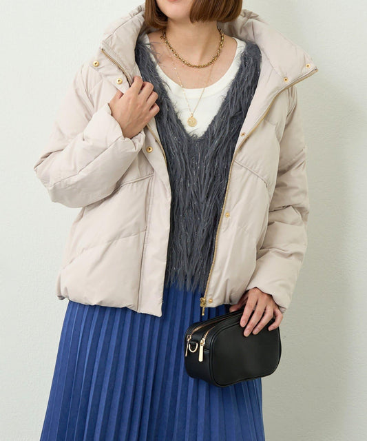 輕盈易穿彈力高領純羽絨服