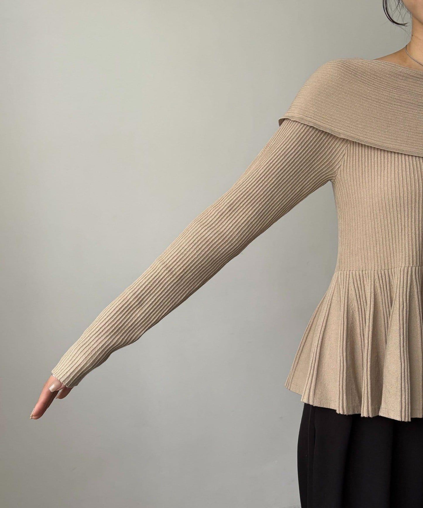 【CAPRICIEUX LE'MAGE】喇叭袖一字領針織衫