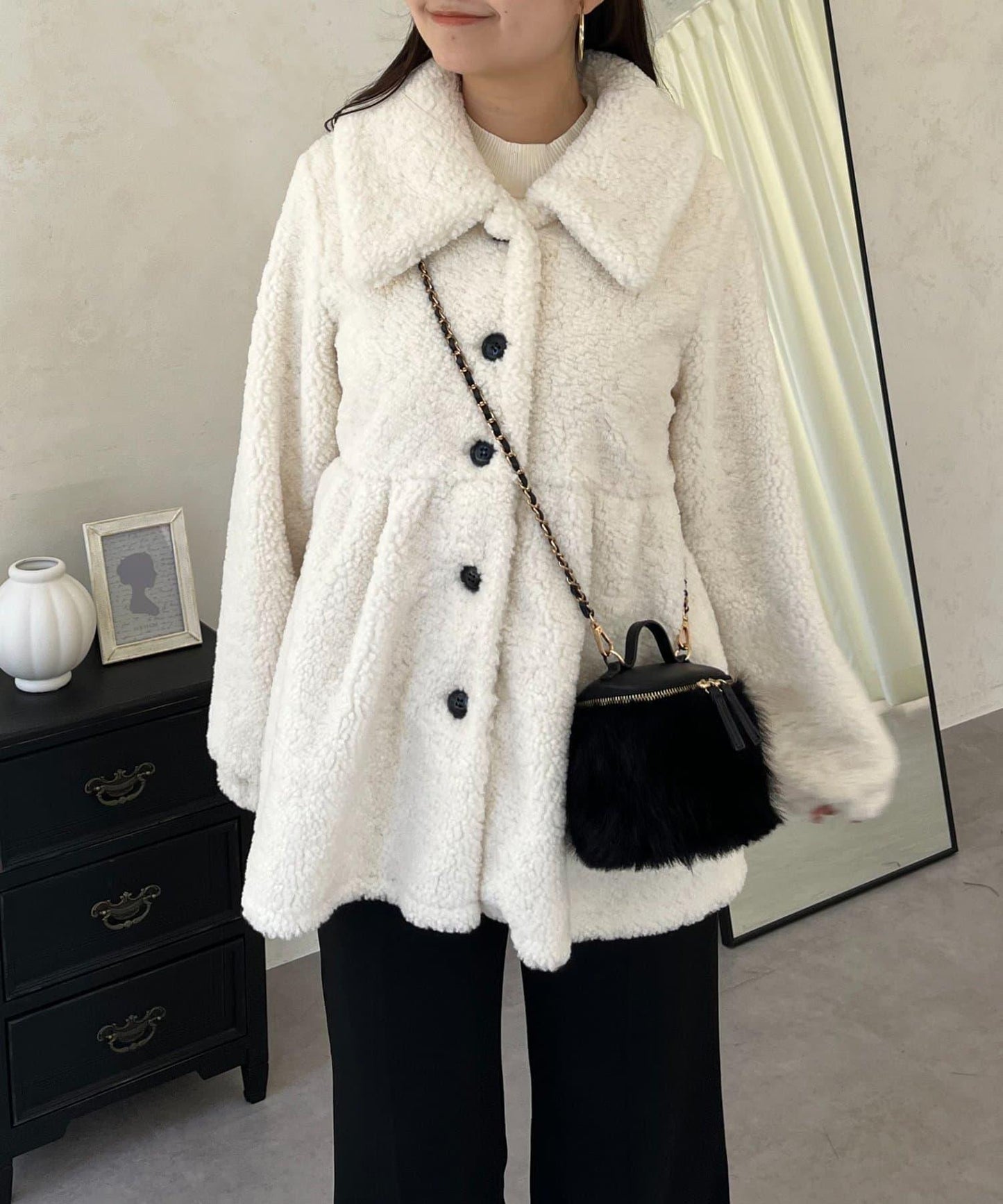 荷葉邊羊羔絨大衣