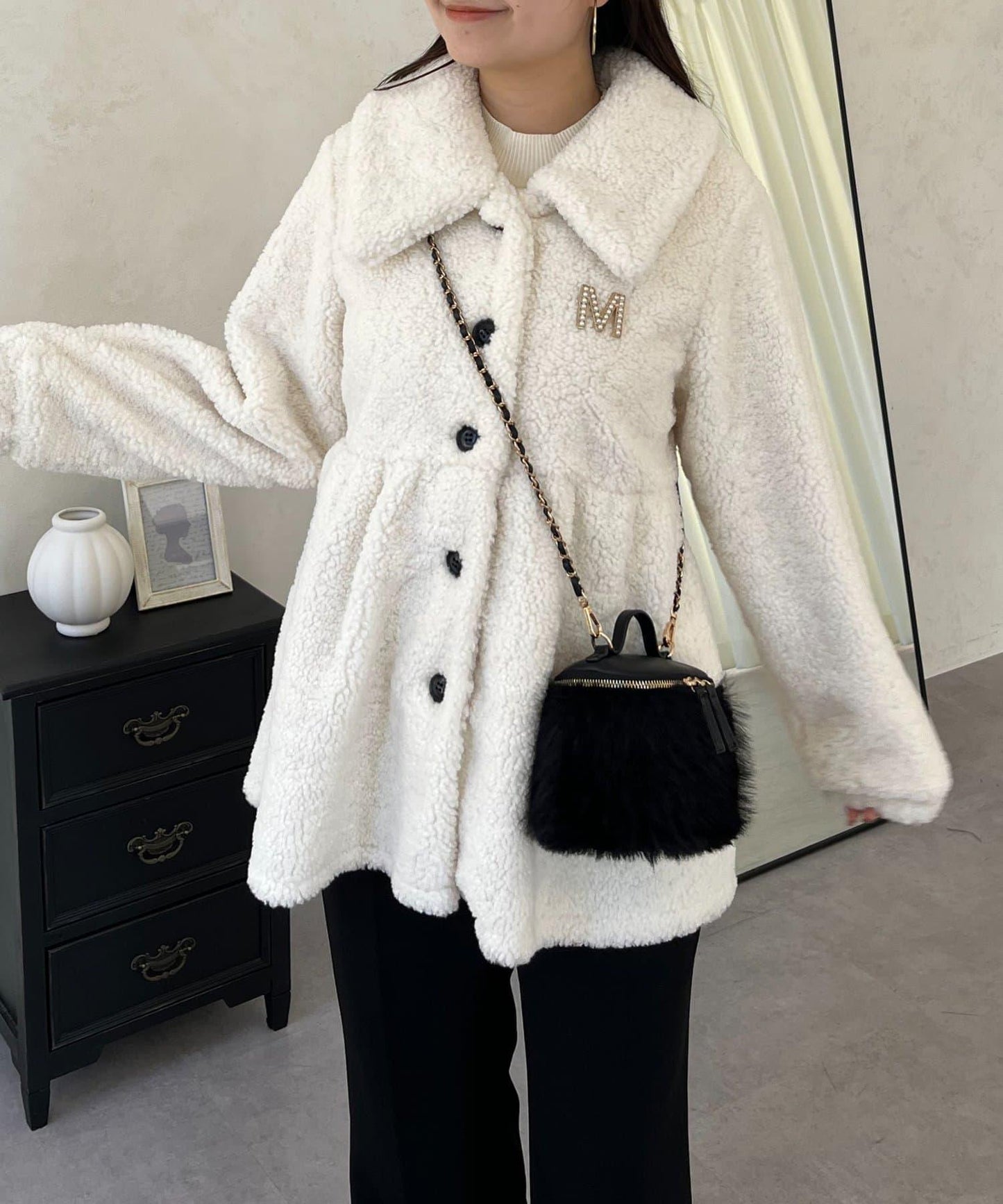 荷葉邊羊羔絨大衣