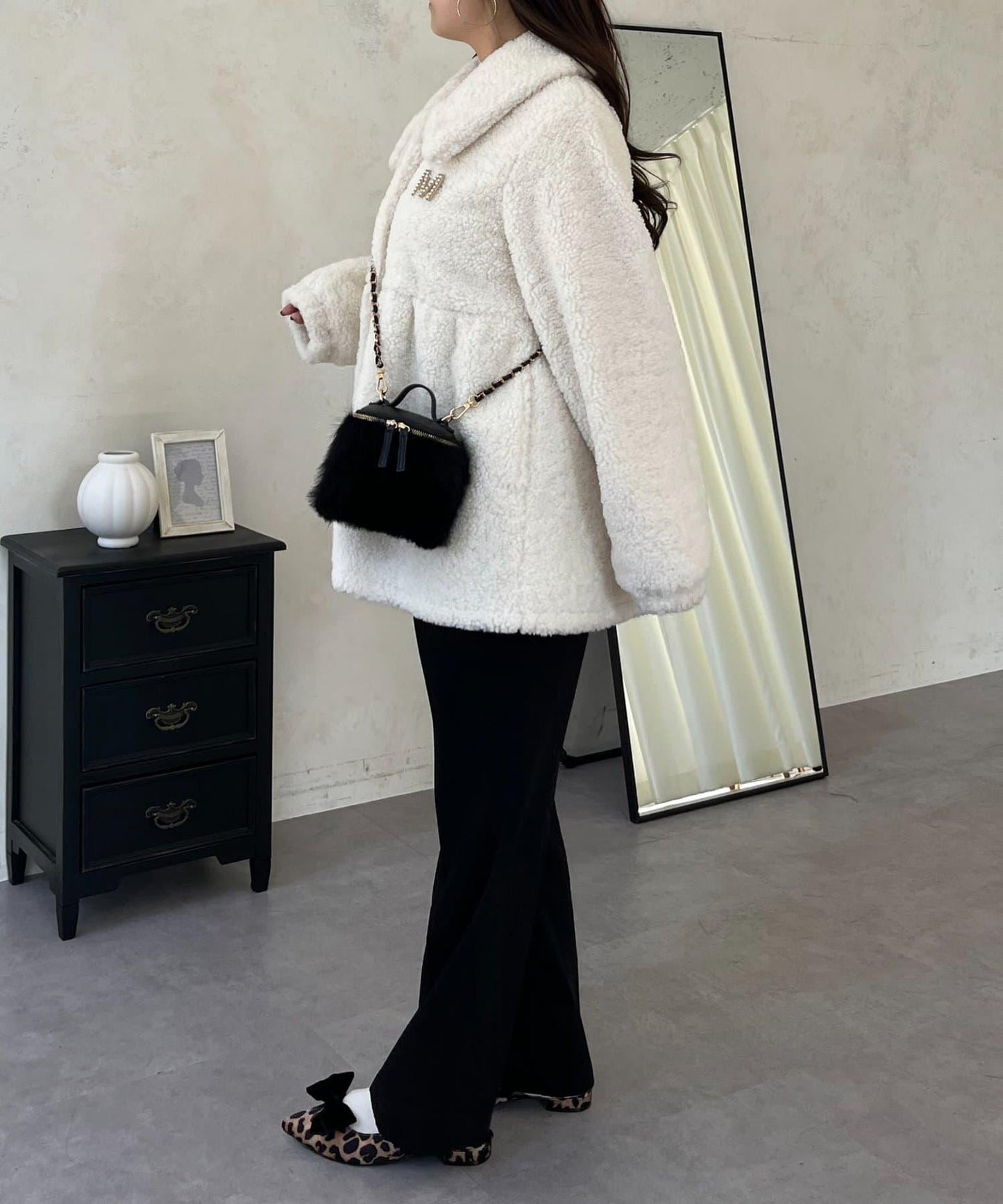 荷葉邊羊羔絨大衣