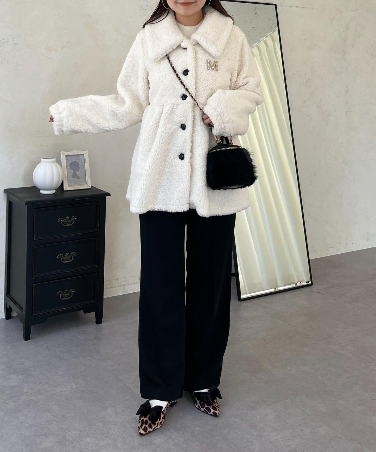 荷葉邊羊羔絨大衣