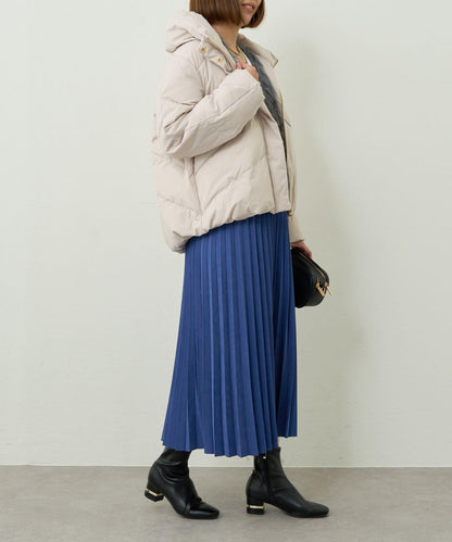 輕盈易穿彈力高領純羽絨服