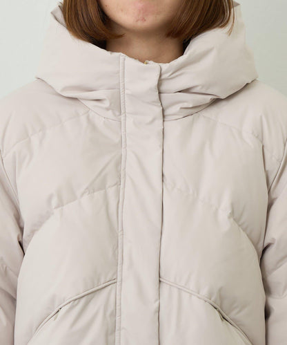 輕盈易穿彈力高領純羽絨服