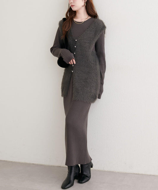 〈osono〉亮片羽毛針織背心×羅紋連衣裙