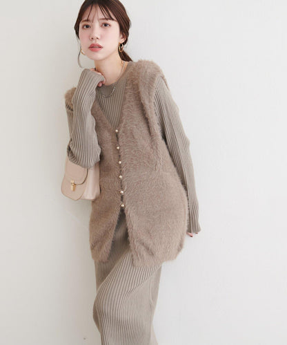 〈osono〉亮片羽毛針織背心×羅紋連衣裙