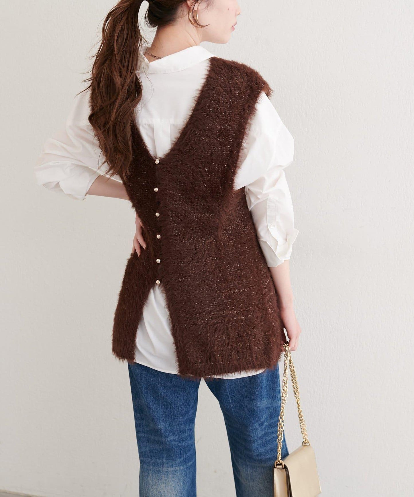 〈osono〉亮片羽毛針織背心×羅紋連衣裙