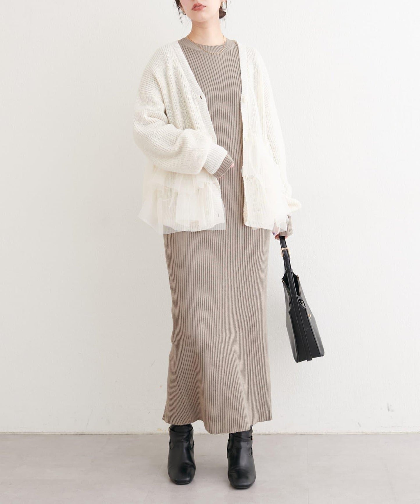 〈osono〉亮片羽毛針織背心×羅紋連衣裙