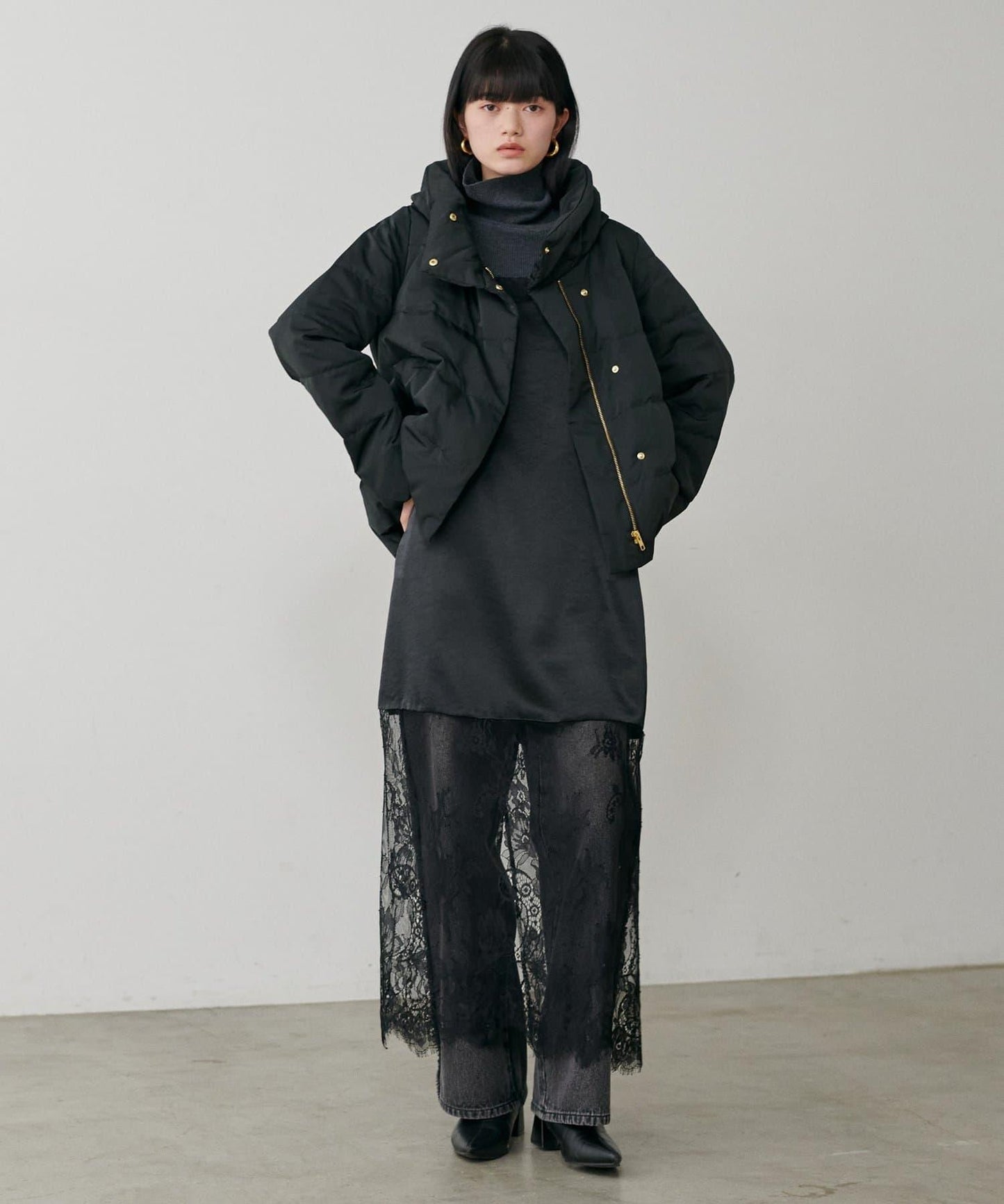 桃皮絨羽絨大衣