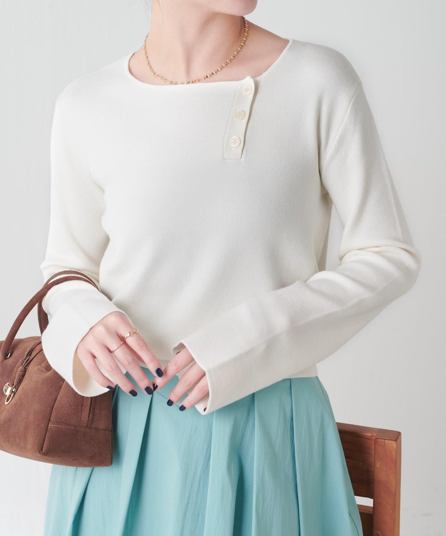 【順滑觸感】斜釦針織衫