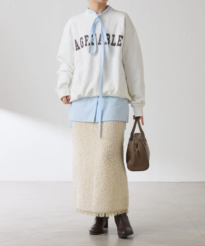 窄領帶裝飾寬鬆襯衫