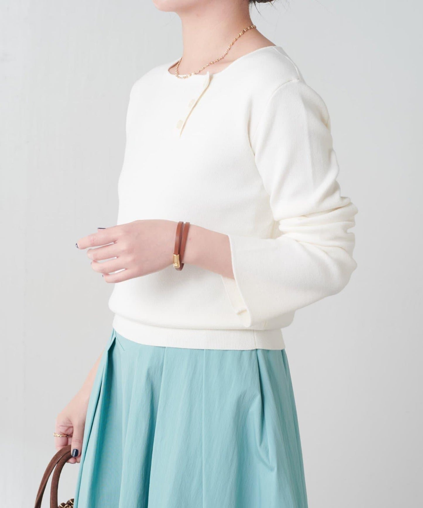 【順滑觸感】斜釦針織衫