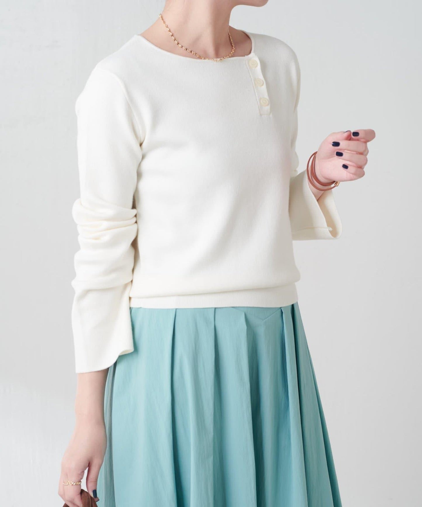 【順滑觸感】斜釦針織衫