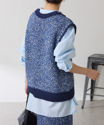 窄領帶裝飾寬鬆襯衫