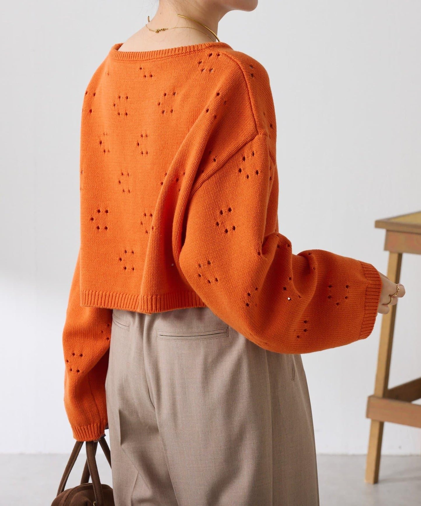 鏤空編織C型針織衫