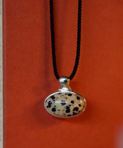 《インフルエンサーuchida企畫/スターリングシルバー》橢圓形寶石項鍊