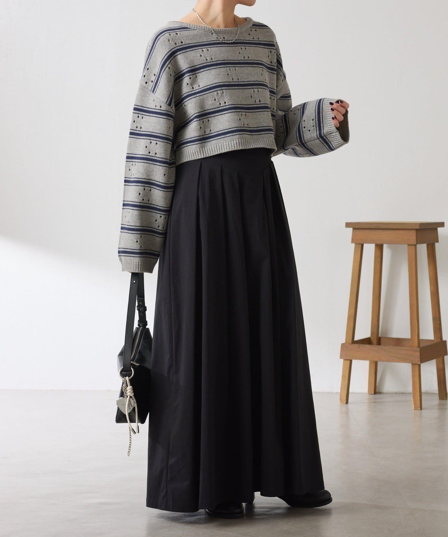 鏤空編織C型針織衫