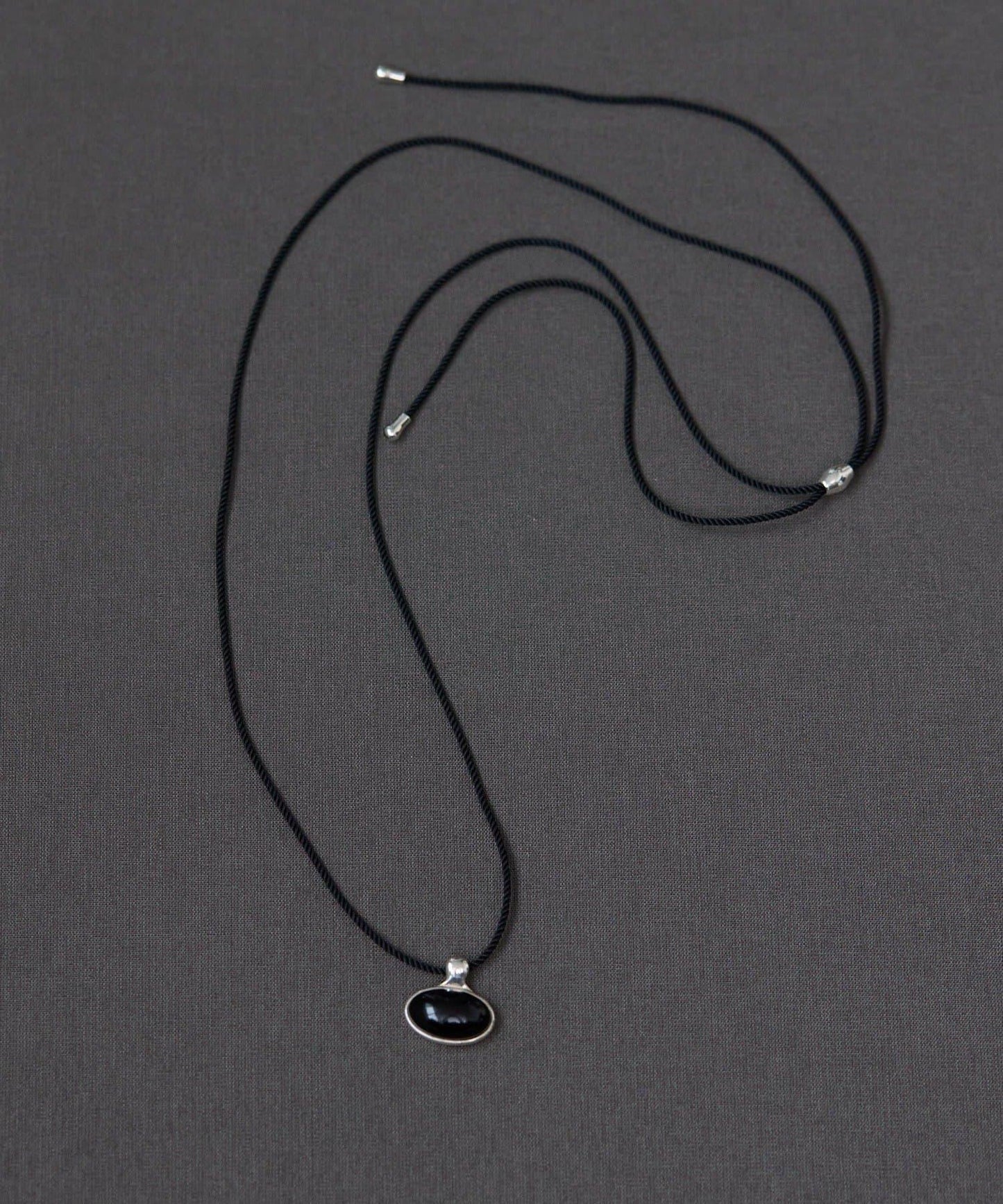 《インフルエンサーuchida企畫/スターリングシルバー》橢圓形寶石項鍊