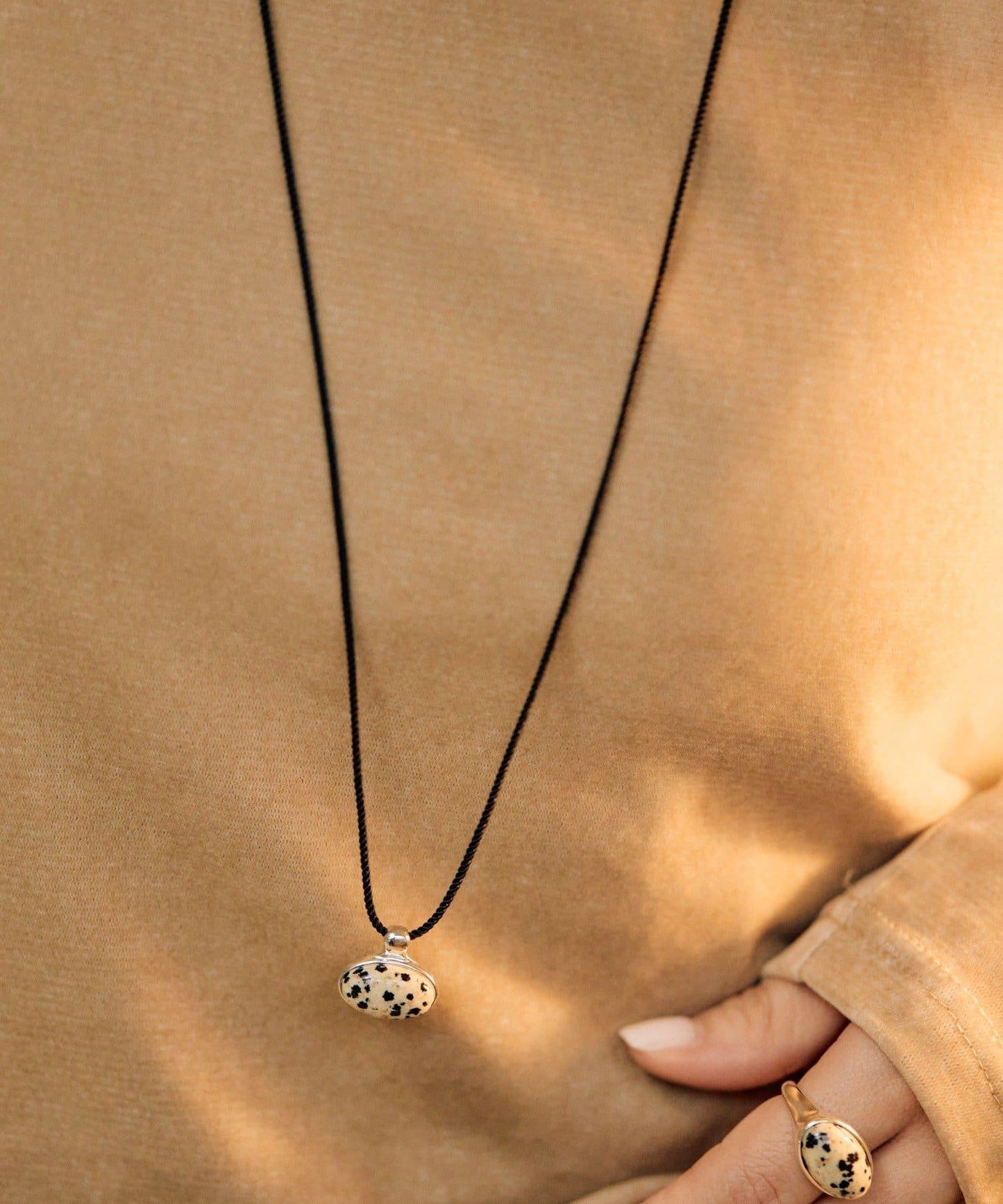 《インフルエンサーuchida企畫/スターリングシルバー》橢圓形寶石項鍊