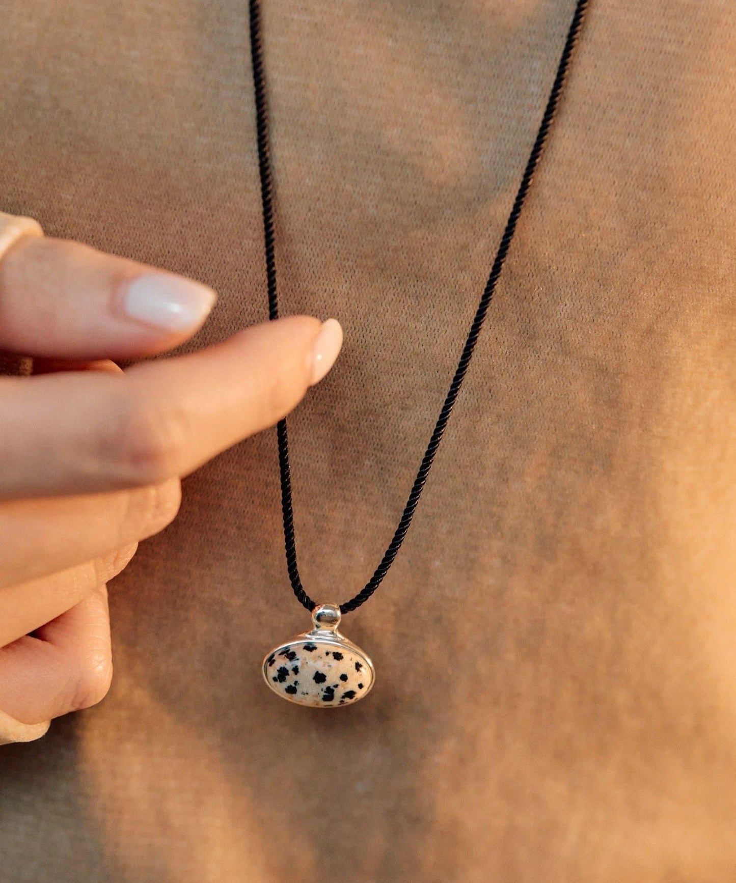 《インフルエンサーuchida企畫/スターリングシルバー》橢圓形寶石項鍊