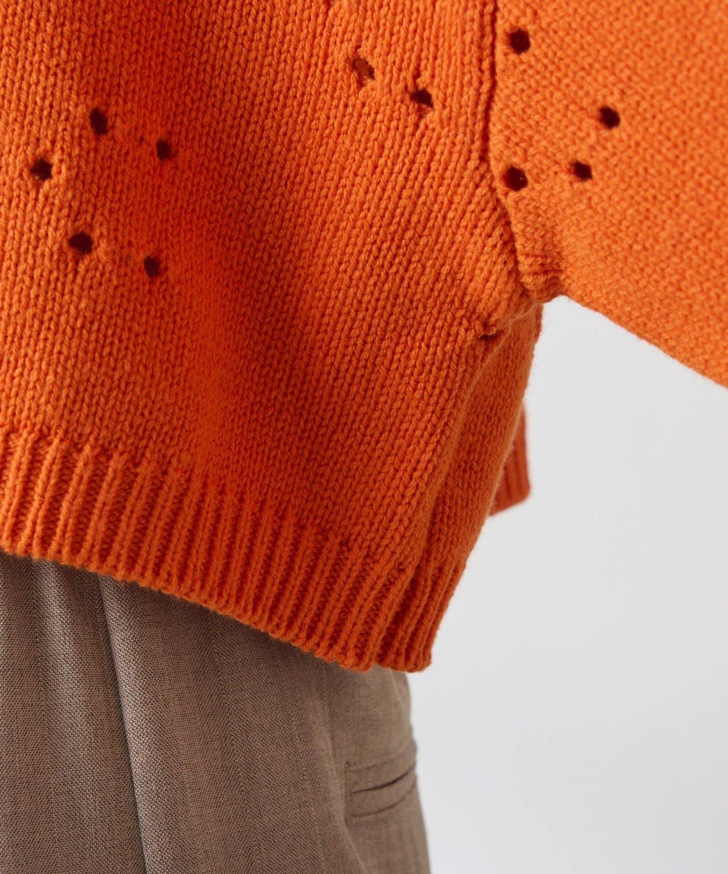 鏤空編織C型針織衫