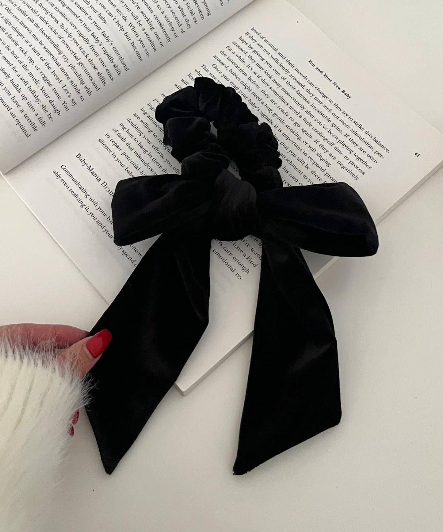 天鵝絨蝴蝶結髮繩